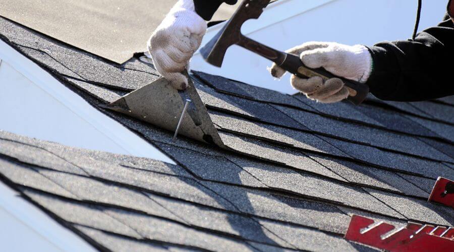 Professional gutter cleaning in Avon, CT